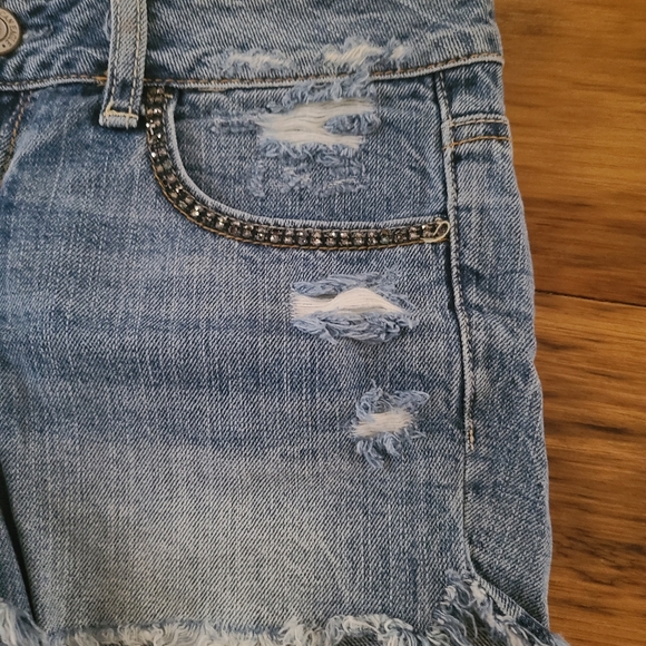 American Eagle 100 Percent Cotton Mid Rise Distressed Shorts Size 0 - Picture 8 of 15